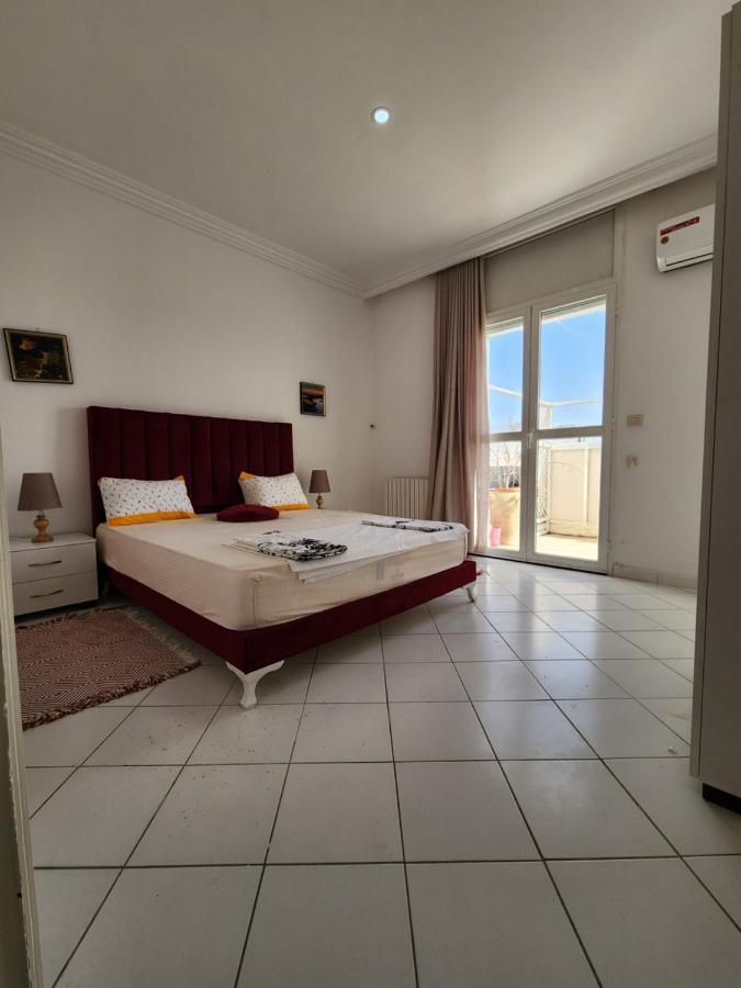 Duplex Bien Equipe Securise Avec Jardin Et Veranda La Marsa Esterno foto