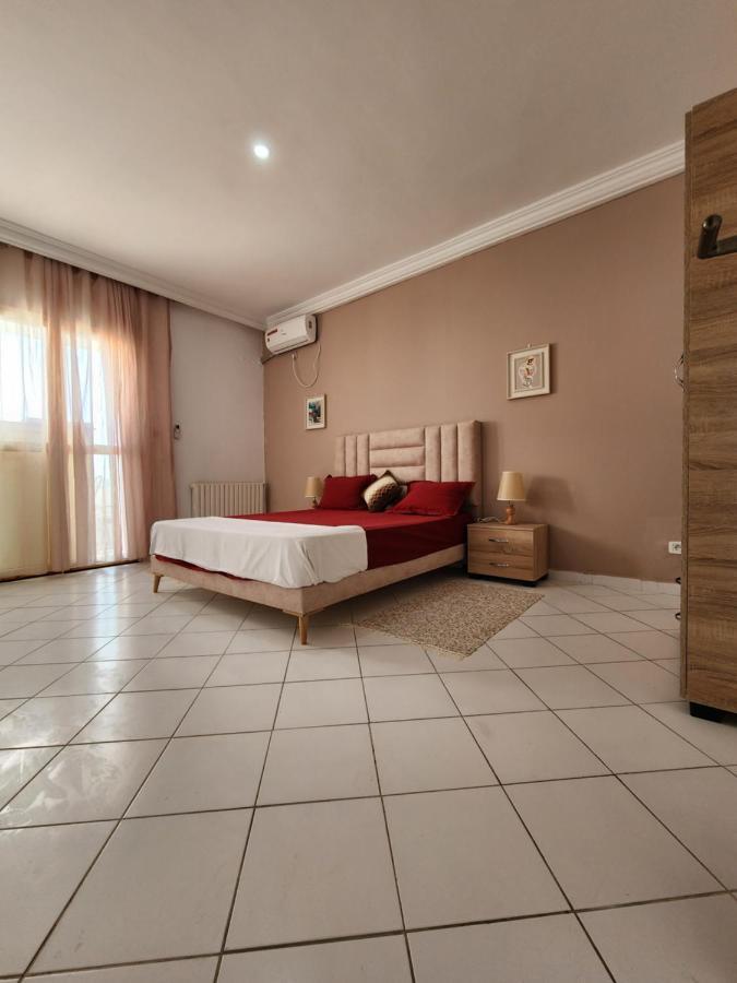 Duplex Bien Equipe Securise Avec Jardin Et Veranda La Marsa Esterno foto