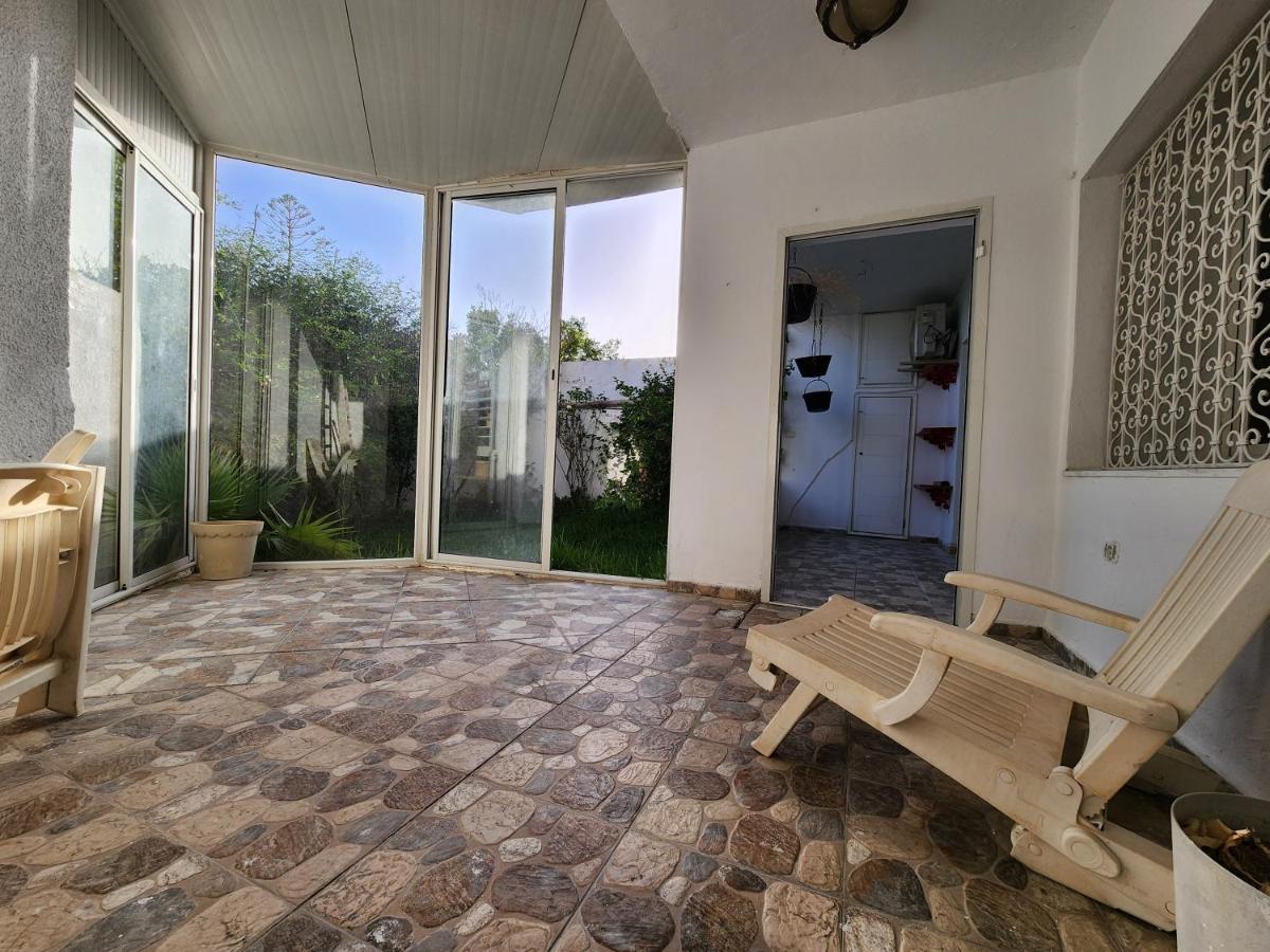Duplex Bien Equipe Securise Avec Jardin Et Veranda La Marsa Esterno foto