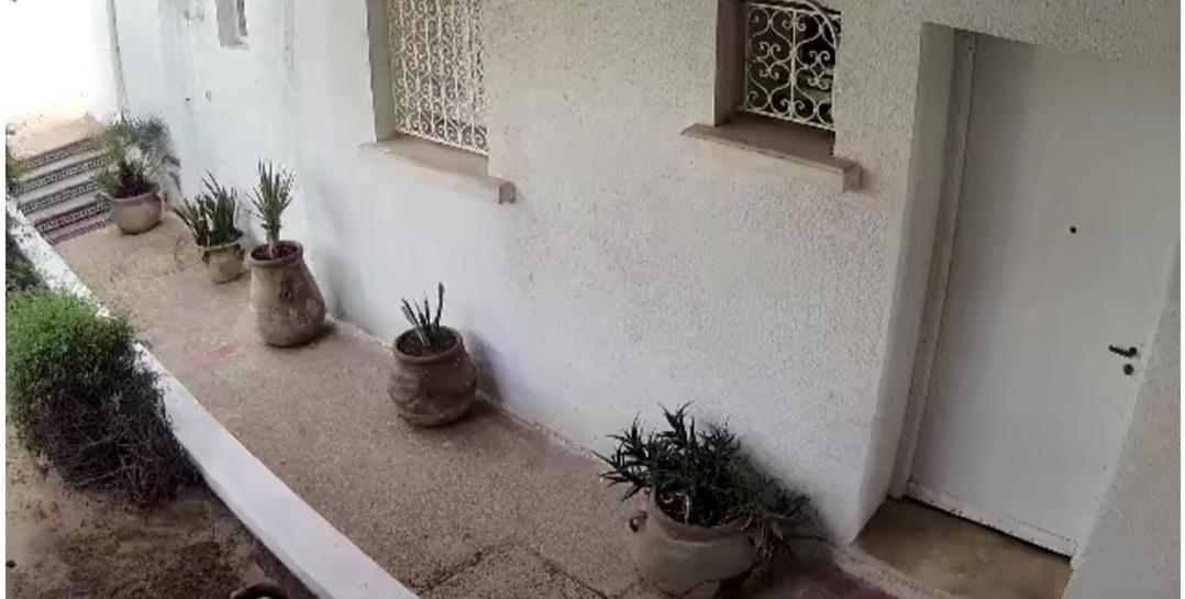 Duplex Bien Equipe Securise Avec Jardin Et Veranda La Marsa Esterno foto